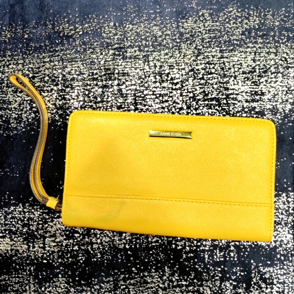 Anne Klein yellow wristlet wallet